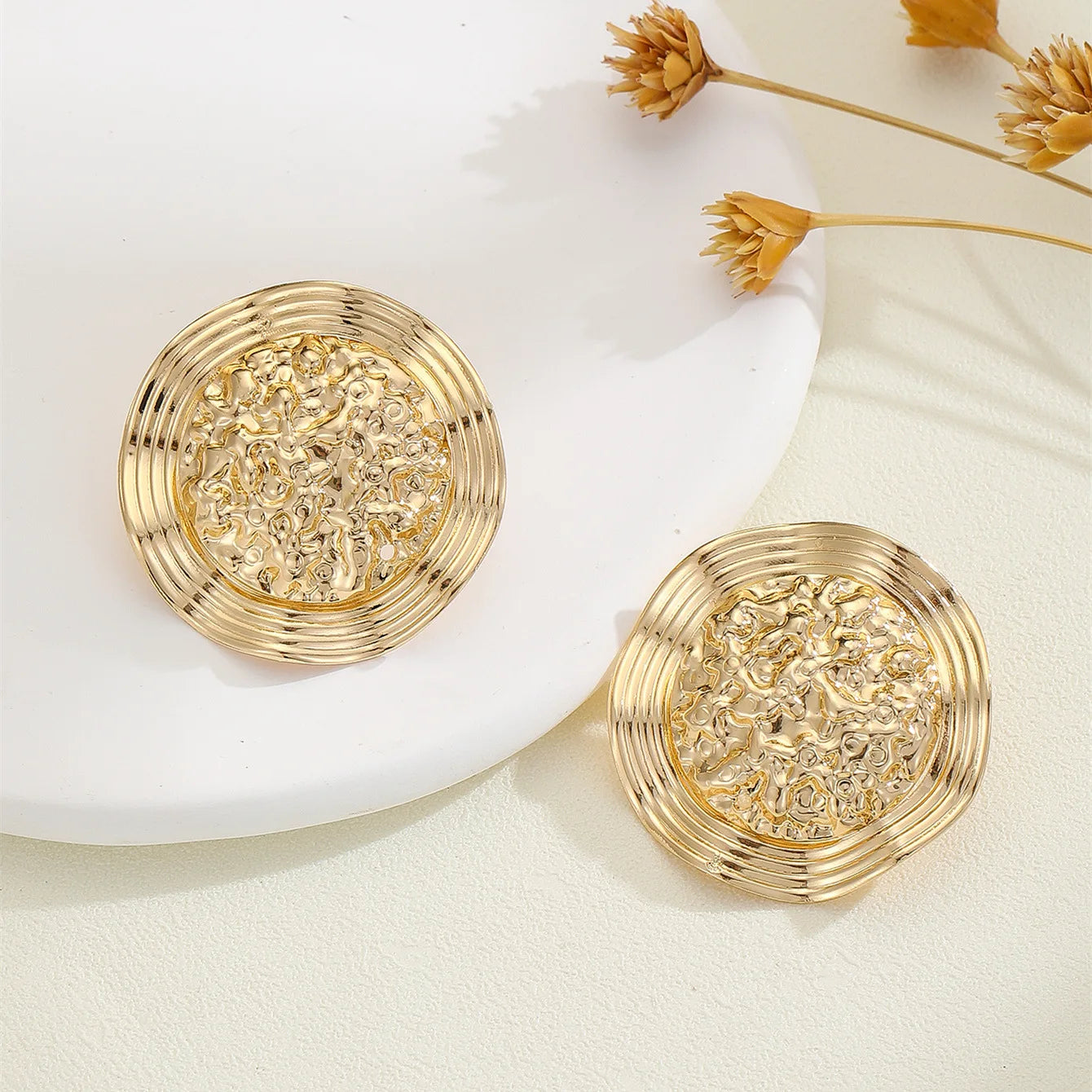 Simple Retro Geometric Circle Floral Metal Earrings