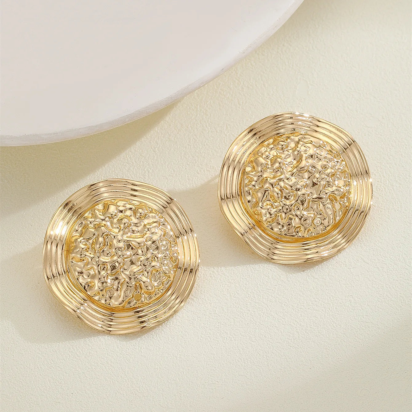 Simple Retro Geometric Circle Floral Metal Earrings